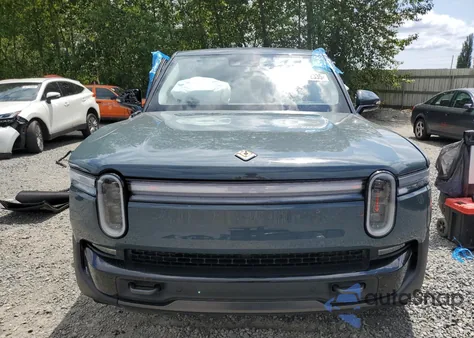 2025 Rivian R1T Premium из США, поврежденный, VIN 7FCTGCAP4SN037266